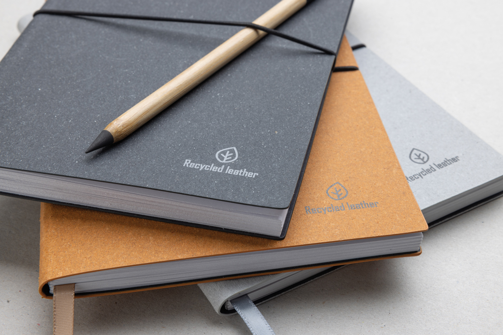 XD Collection A5 Notizbuch aus GRS-recyceltem Bondleder mit Tampondruck