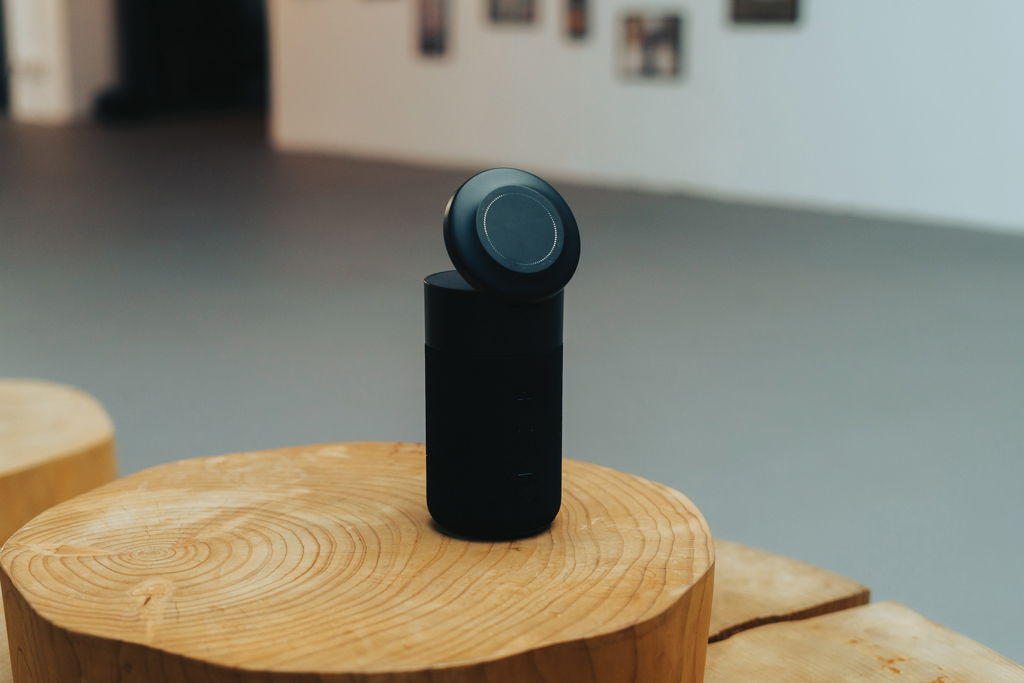 Urban Vitamin Anaheim 10W Bluetooth-Lautsprecher mit 15W-Wireless-Charger, recyceltes ABS/RPET