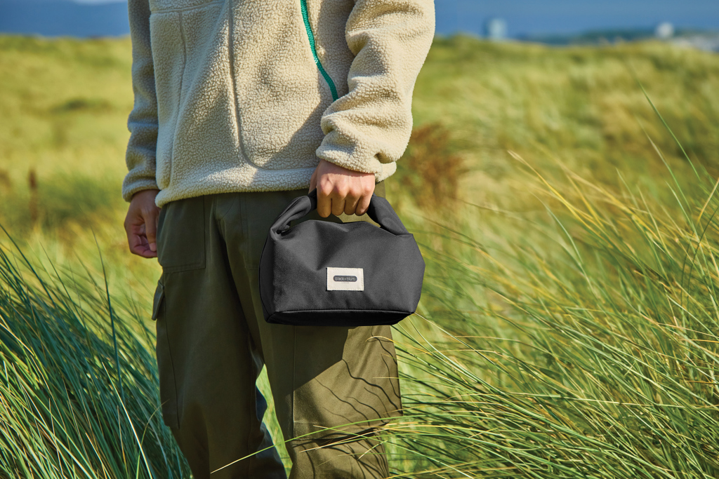 Black+Blum isolierte Lunch- und Kühltasche 6,7 L aus recyceltem PET, bedruckbar im Siebdruck-Transfer