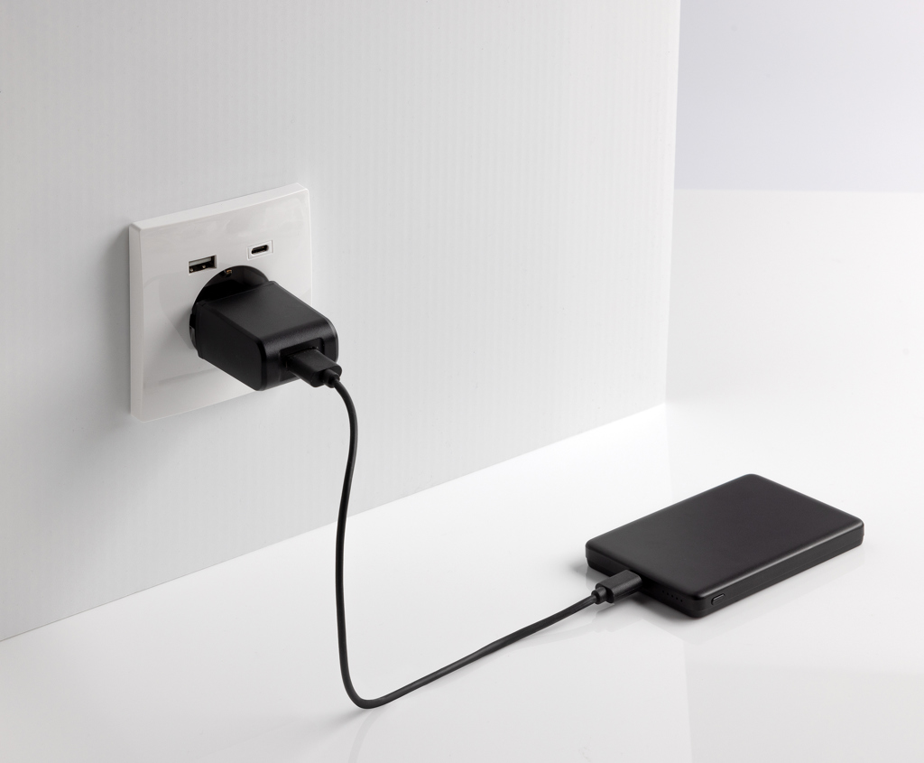 XD Collection Orion Powerbank 5.000 mAh magnetisch — recyceltes Aluminium, bedruckbar XD Collection Orion Powerbank 5.000 mAh magnetisch — recyceltes Aluminium, bedruckbar
