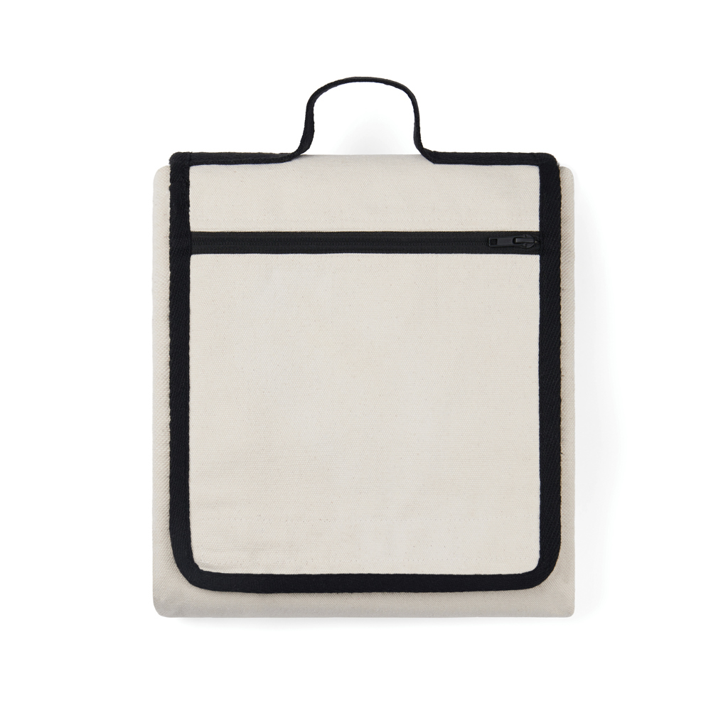 VINGA Volonne AWARE Picknickdecke aus recyceltem Canvas, 130 × 170 cm, mit Tasche, bestickbar VINGA Volonne AWARE Picknickdecke aus recyceltem Canvas, 130 × 170 cm, mit Tasche, bestickbar