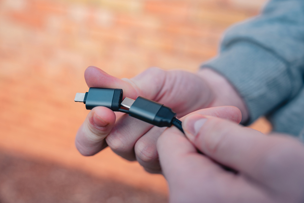 Terra RCS Aluminium 6-in-1 Kabel – Innovatives Werbegeschenk für Events Terra RCS Aluminium 6-in-1 Kabel – Innovatives Werbegeschenk für Events