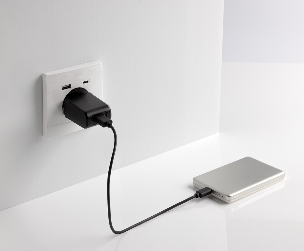 XD Collection Orion Powerbank 5.000 mAh magnetisch — recyceltes Aluminium, bedruckbar XD Collection Orion Powerbank 5.000 mAh magnetisch — recyceltes Aluminium, bedruckbar