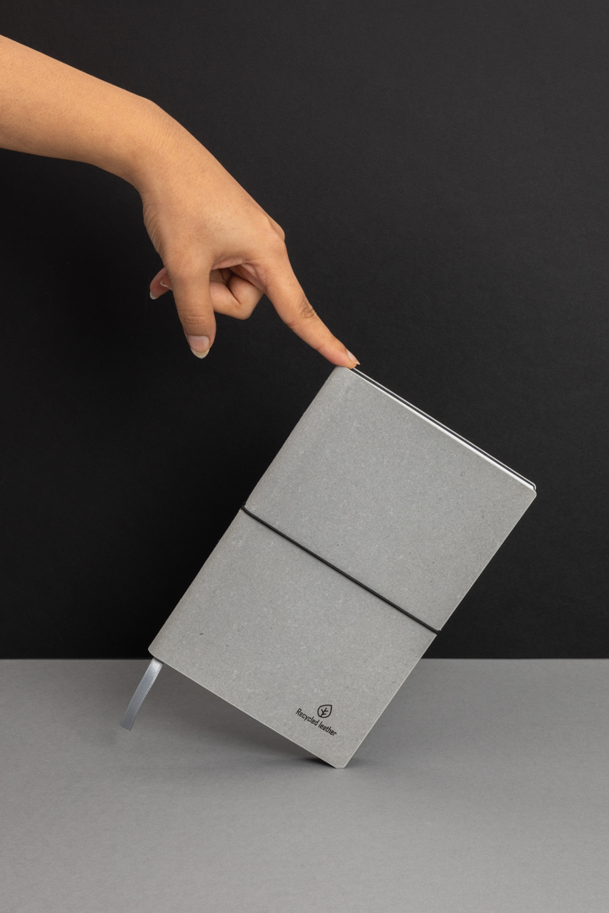 XD Collection A5 Notizbuch aus GRS-recyceltem Bondleder mit Tampondruck