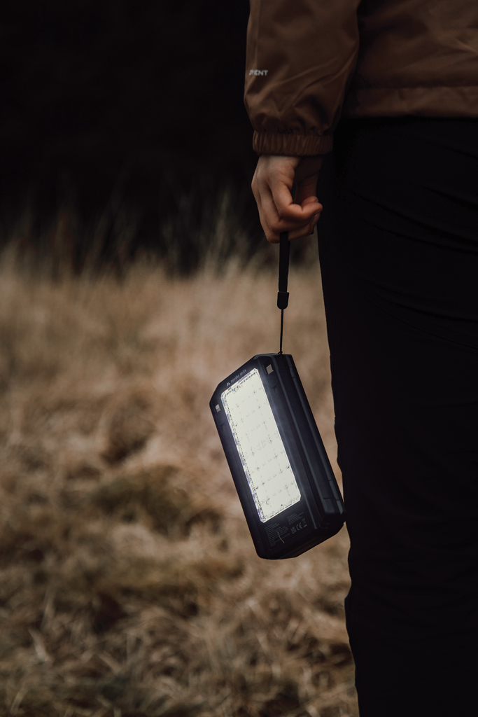 Nordic Drift Titan Solar-Powerbank 10.000 mAh mit 3 Faltpanels, bedruckbar