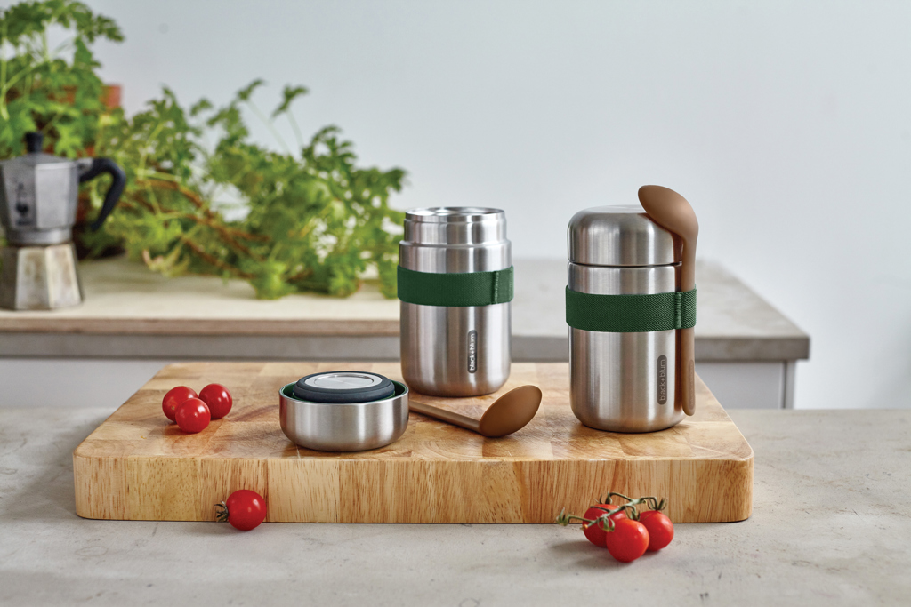 Black+Blum Food Flask 400 ml — vakuumisolierte Edelstahl-Thermobox mit Schöpflöffel Black+Blum Food Flask 400 ml — vakuumisolierte Edelstahl-Thermobox mit Schöpflöffel