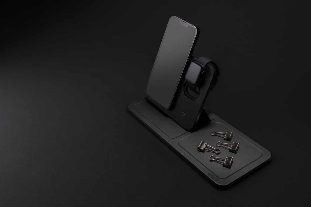 Swiss Peak 3-in-1 Wireless-Charging Desk-Tray aus RCS-recyceltem PU