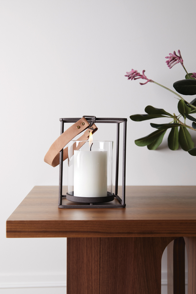 Vinga Montreux Lampe – Industrial-Design aus Eisen, Glas und Kunstleder