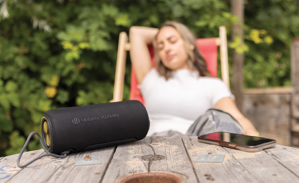 Urban Vitamin Pacific Grove 30W IPX7 Bluetooth-Speaker aus RCS-Recyclingmaterial mit Lasergravur