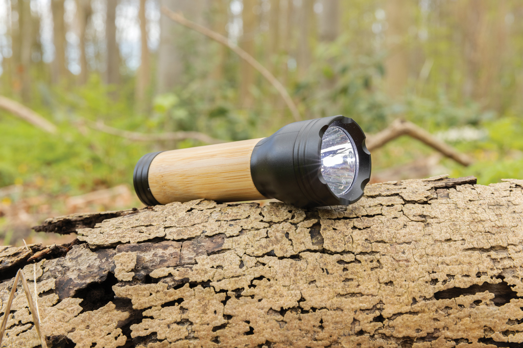 XD Collection Lucid 1W USB-C Taschenlampe aus FSC-Bambus und RCS-recyceltem ABS