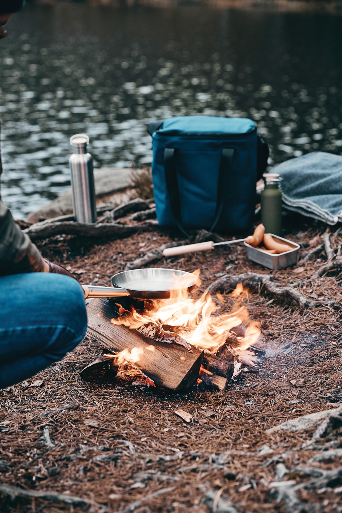 VINGA Vici Outdoorpfanne aus Edelstahl mit Holzgriff – individuell bedruckbar