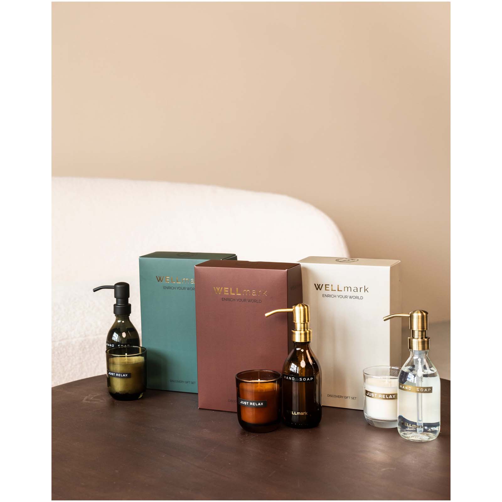 Wellmark Discovery 250 ml Handseifenspender und 150 g Duftkerze im Set Wellmark Discovery 250 ml Handseifenspender und 150 g Duftkerze im Set