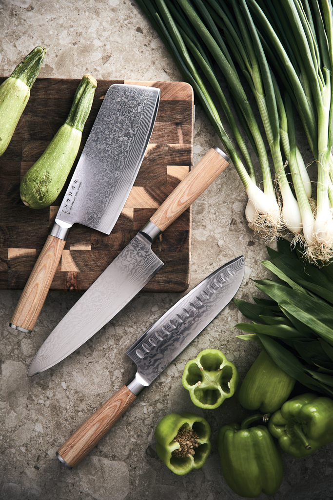VINGA Hattasan Damascus Santoku Messer mit Logogravur