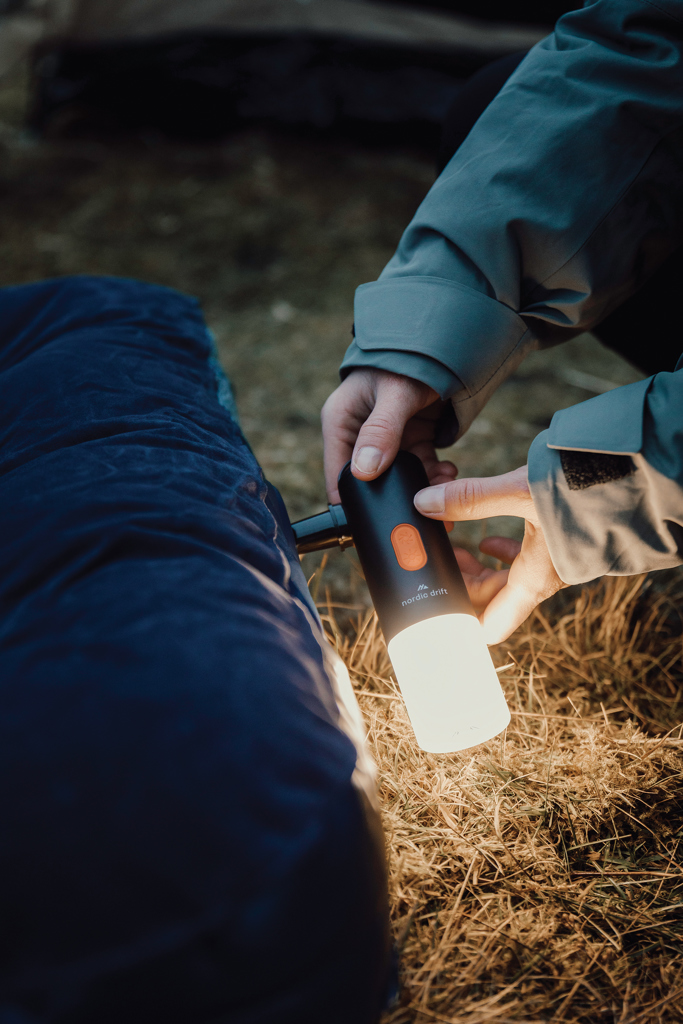 Nordic Drift Titan 2-in-1-Luftpumpe und Campinglampe mit Logo (Tampondruck)
