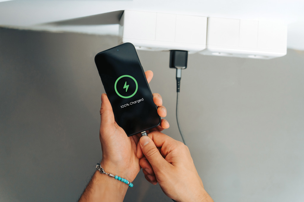 Urban Vitamin Monterey 20W GaN-Ladegerät USB-C PD + USB-A aus 38 % recyceltem PC