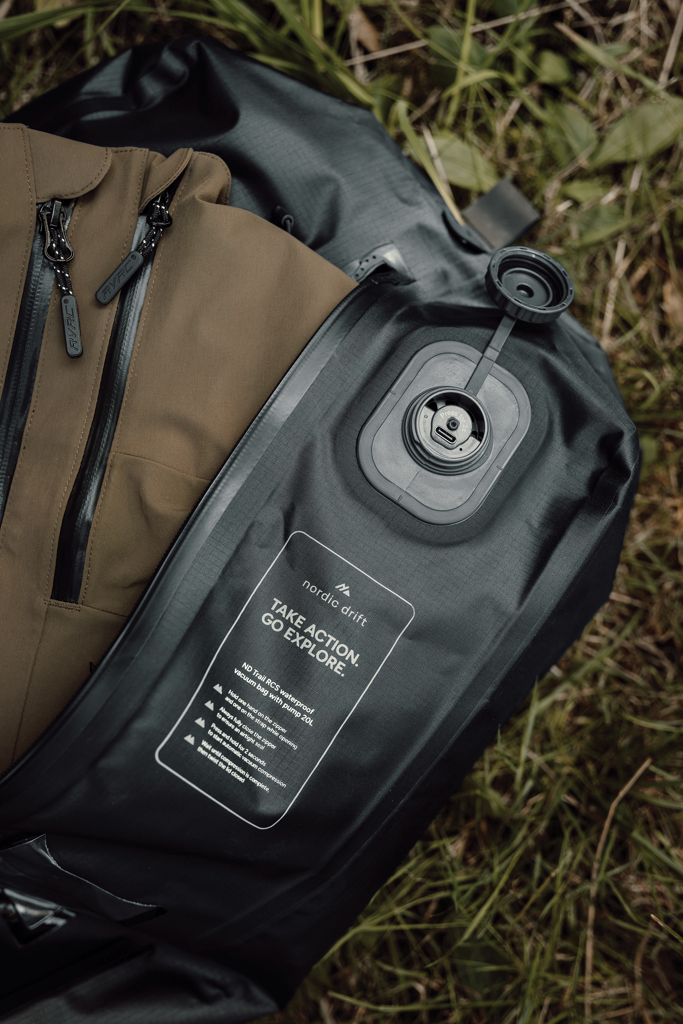 Nordic Drift Trail Vakuumbeutel mit Pumpe, 20 l, IPX8 - mit Logo bedruckbar Nordic Drift Trail Vakuumbeutel mit Pumpe, 20 l, IPX8 - mit Logo bedruckbar