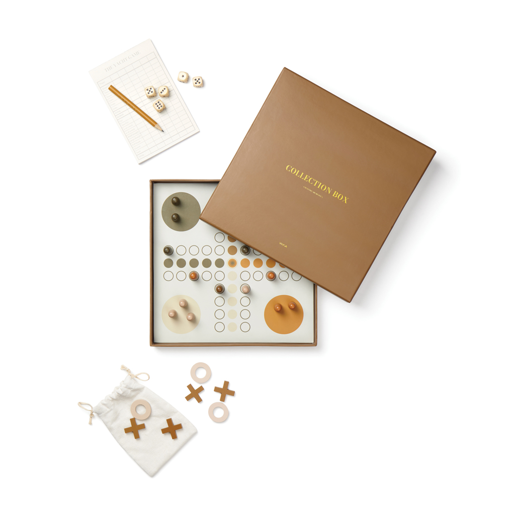 VINGA Coffee-Table Spielesammlung 3-in-1 (Yacht, Ludo, Drei-in-Reihe) — bedruckbar VINGA Coffee-Table Spielesammlung 3-in-1 (Yacht, Ludo, Drei-in-Reihe) — bedruckbar