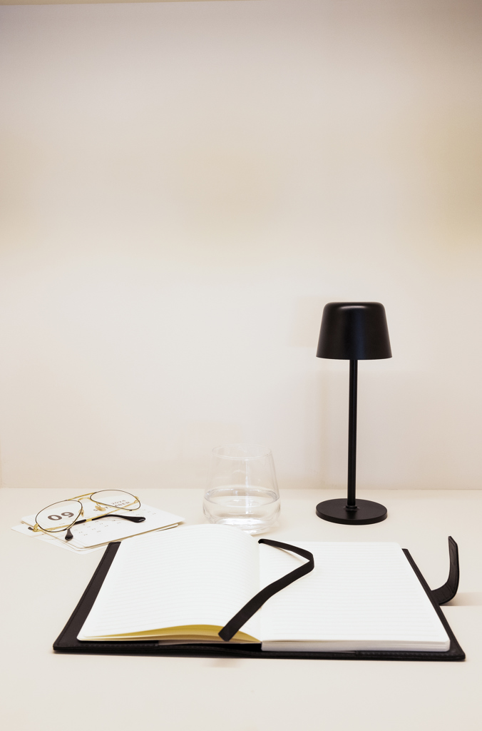 XD Collection Zenic USB-Tischleuchte aus RCS-recyceltem ABS mit Touch-Dimmer