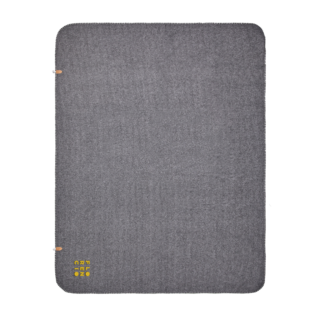 VINGA Bilton Fleecedecke Upcycling 190g/m² mit Stickerei-Veredelung