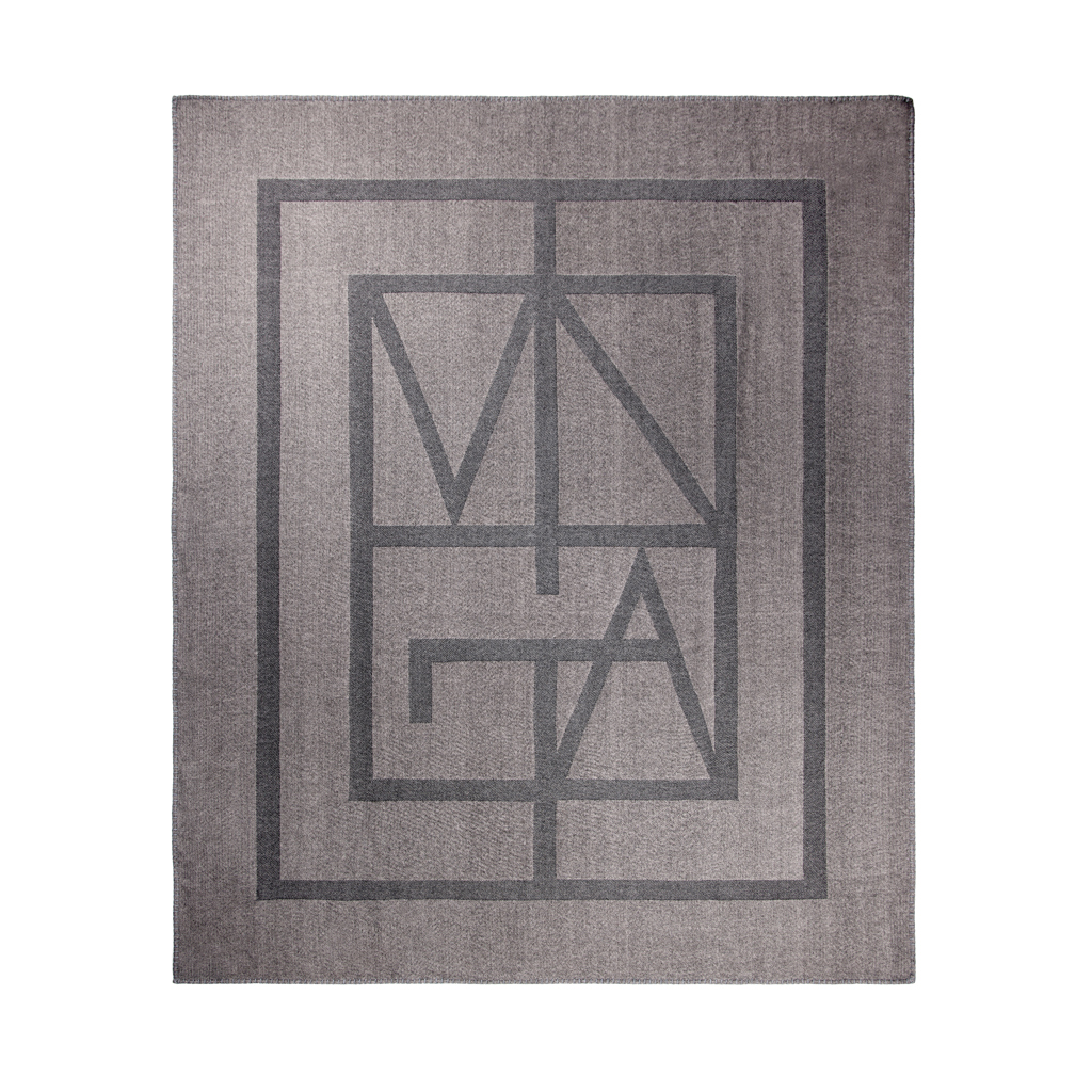 VINGA Monogram GRS Decke aus recyceltem Polyester, 170 × 130 cm