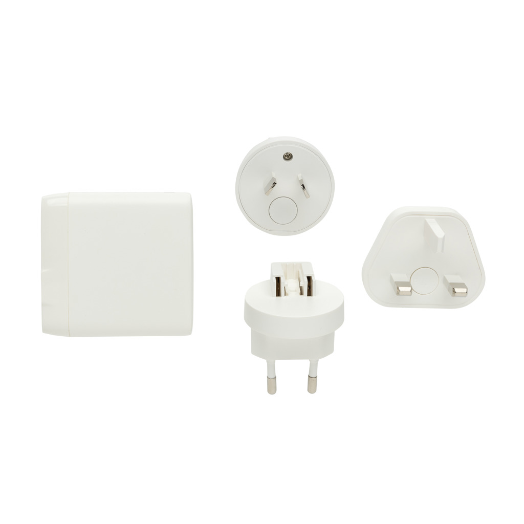 RCS-zertifiziert: 57% recycelt USB-C Reiseadapter, weiß