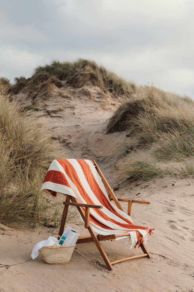VINGA Valmer Strandtuch 450 g/m² aus Baumwolle mit Bestickung VINGA Valmer Strandtuch 450 g/m² aus Baumwolle mit Bestickung
