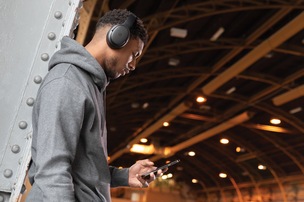 Urban Vitamin Palo Alto Bluetooth-Kopfhörer aus RCS-recyceltem ABS Urban Vitamin Palo Alto Bluetooth-Kopfhörer aus RCS-recyceltem ABS