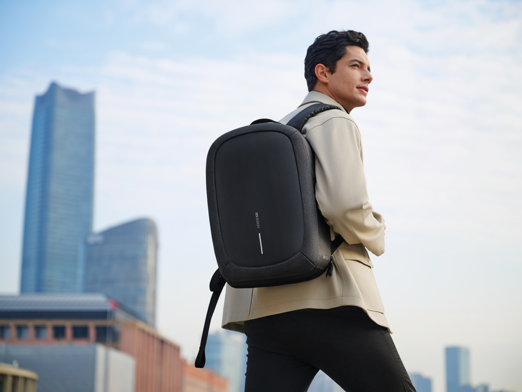 XD Design Bobby Edge Anti-Diebstahl-Rucksack aus R-PET mit RFID-Schutz und Logo-Veredelung XD Design Bobby Edge Anti-Diebstahl-Rucksack aus R-PET mit RFID-Schutz und Logo-Veredelung