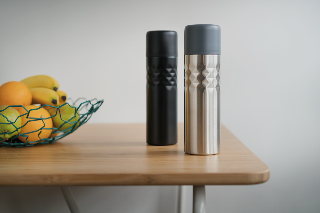 Edelstahl Thermosflasche 500ml doppelwandig – anthrazit Edelstahl Thermosflasche 500ml doppelwandig – anthrazit