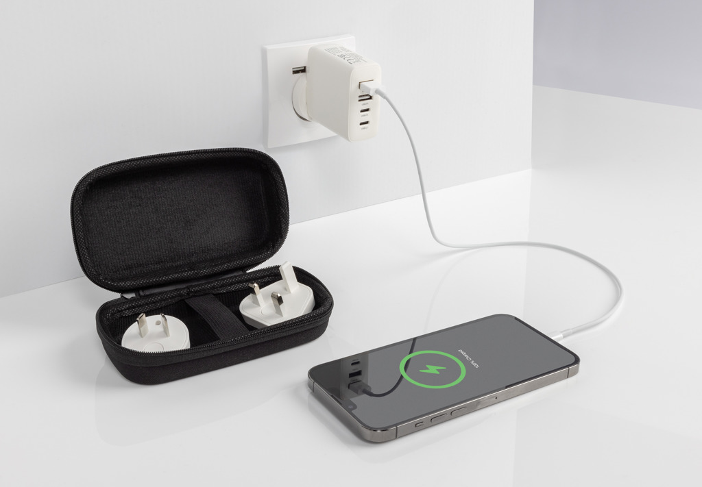 RCS-zertifiziert: 57% recycelt USB-C Reiseadapter, weiß
