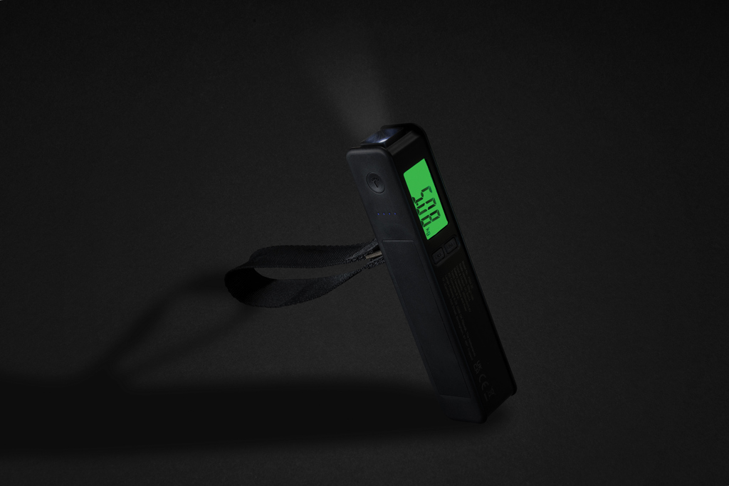Swiss Peak 5-in-1-Kofferwaage mit Powerbank und Taschenlampe, bedruckbar Swiss Peak 5-in-1-Kofferwaage mit Powerbank und Taschenlampe, bedruckbar