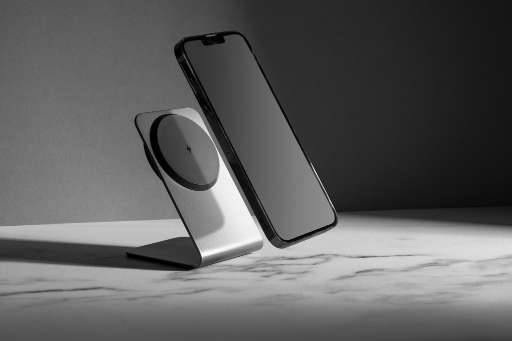 Terra Aluminium 15W Wireless-Charger magnetisch, recyceltes Aluminium, mit Logo bedruckbar