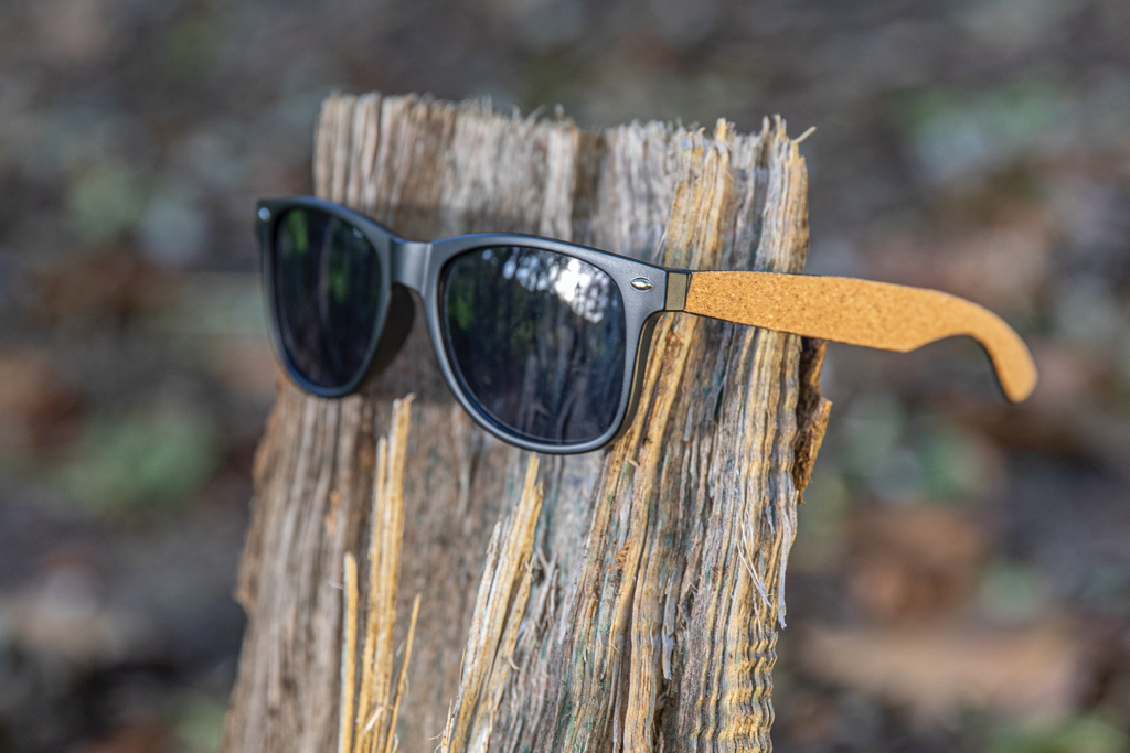 Sonnenbrille aus GRS-recyceltem PC mit FSC-Kork – XD Collection P453.88