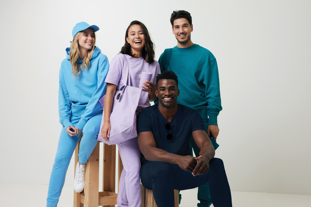iqoniq Yoho Relax-Hoodie 340 g/m² aus 50 % recycelter & 50 % Bio-Baumwolle, bestickbar & bedruckbar