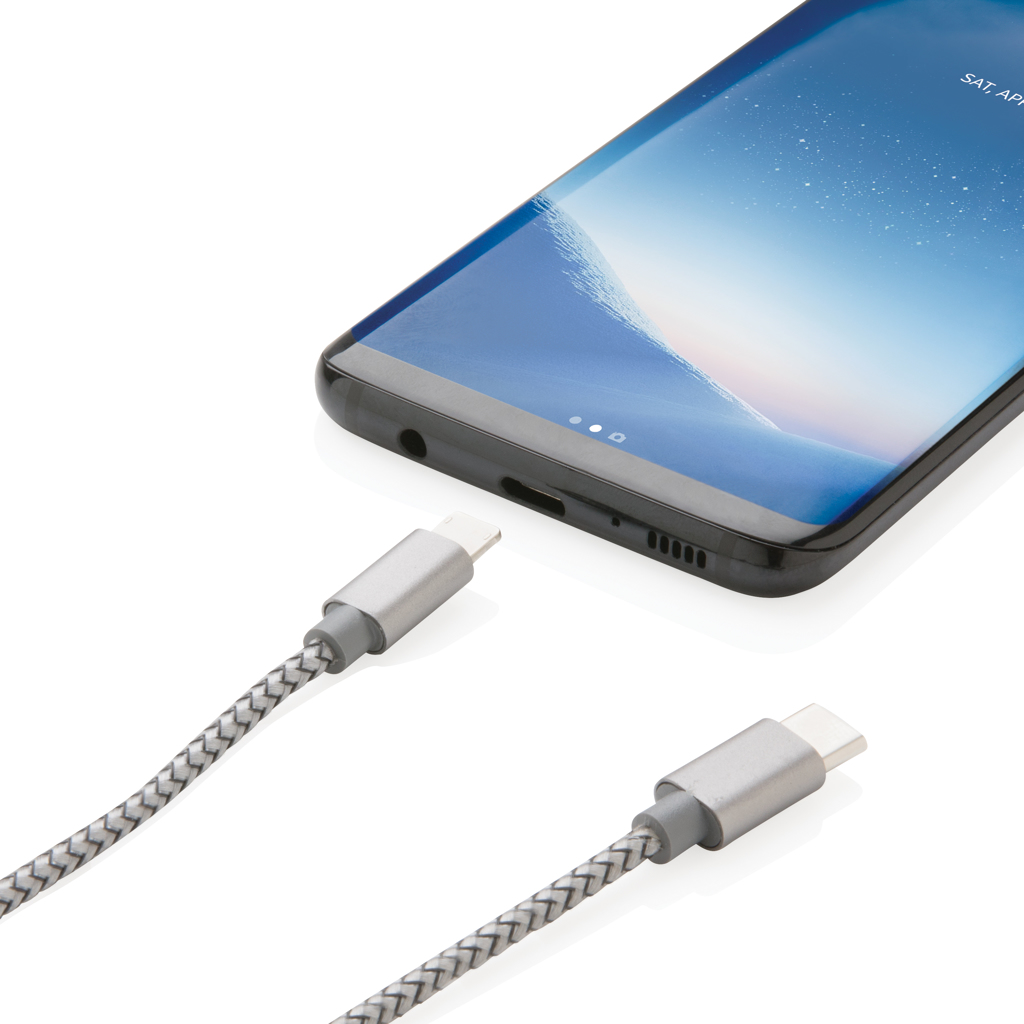 XD Collection 3-in-1 Ladekabel umwoben mit USB-C, Lightning und Micro-USB XD Collection 3-in-1 Ladekabel umwoben mit USB-C, Lightning und Micro-USB