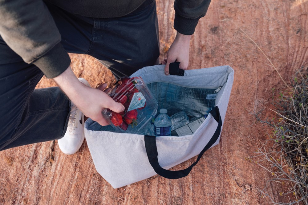 Impact Aware Kühltasche aus ungefärbtem Rcanvas – Praktisches Werbegeschenk für Events