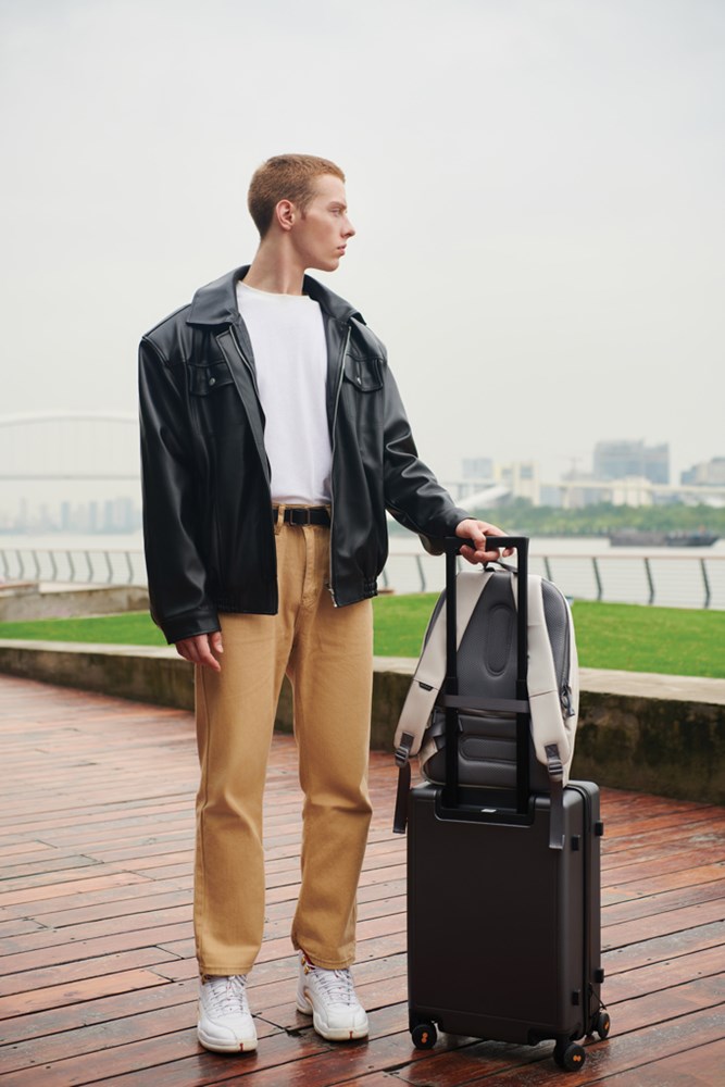 Bobby Soft Rucksack, Blau - Perfekter Begleiter für Uni und Reisen mit Logo