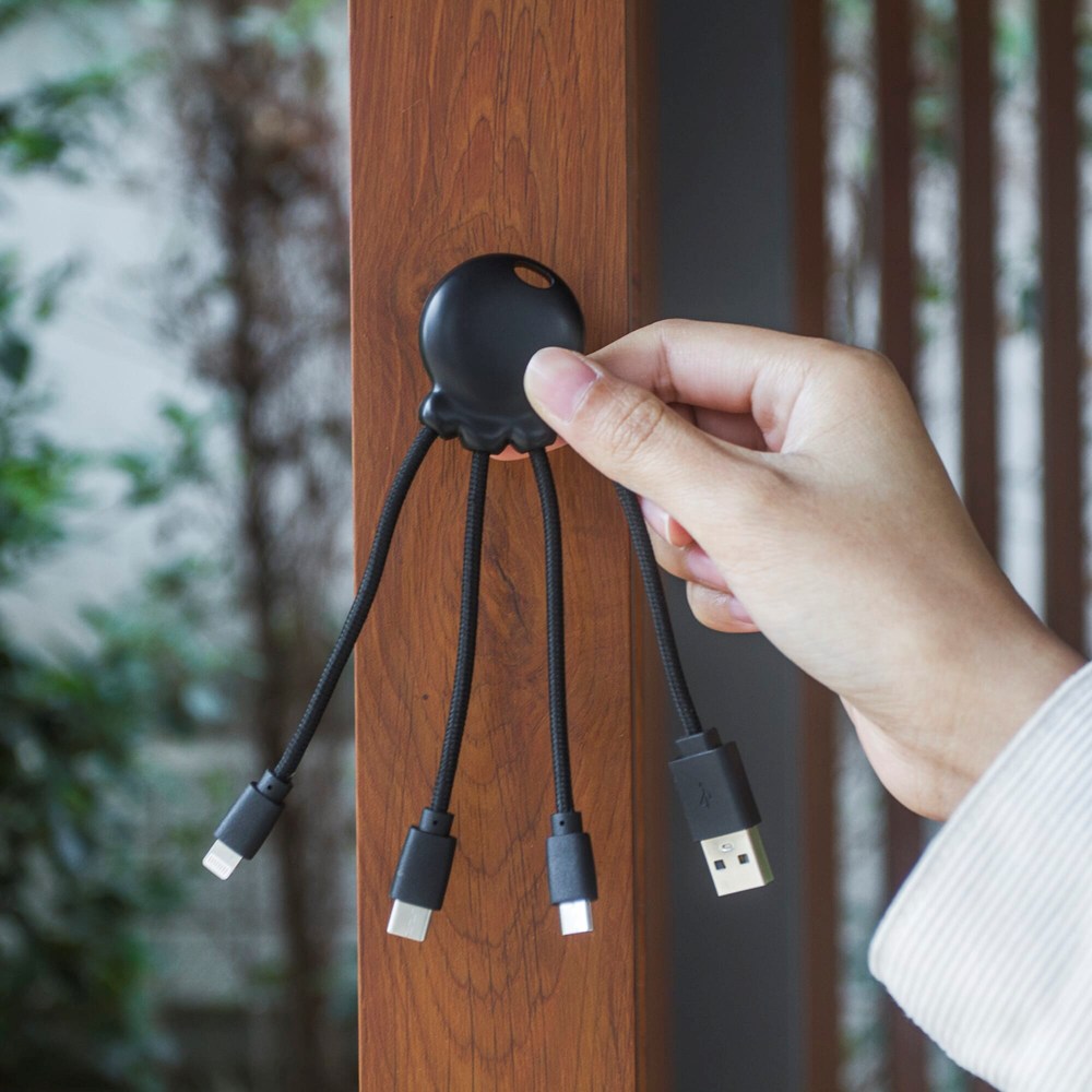 2087 | Xoopar Octopus Multiladekabel aus recyceltem Material – Praktisches Werbegeschenk mit Logo 2087 | Xoopar Octopus Multiladekabel aus recyceltem Material – Praktisches Werbegeschenk mit Logo