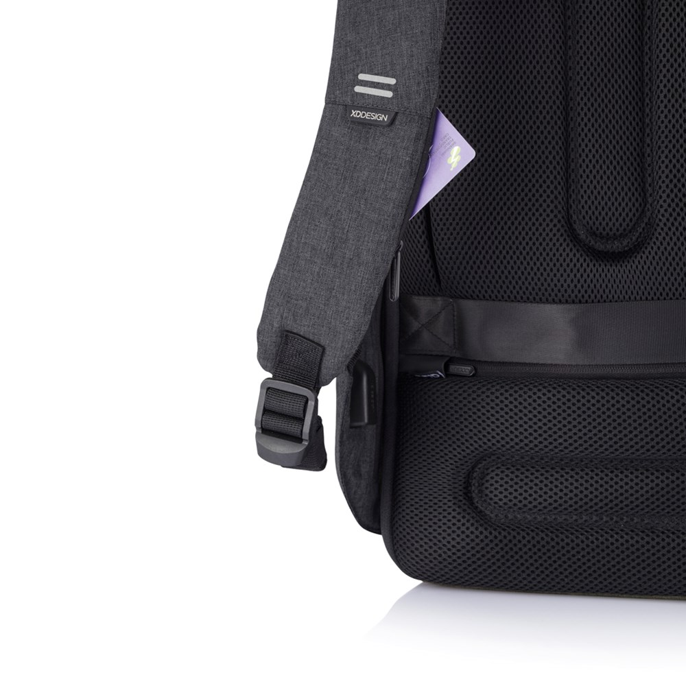 Bobby Hero Small rPET-Rucksack mit USB – Ideal für Events und Promotionen