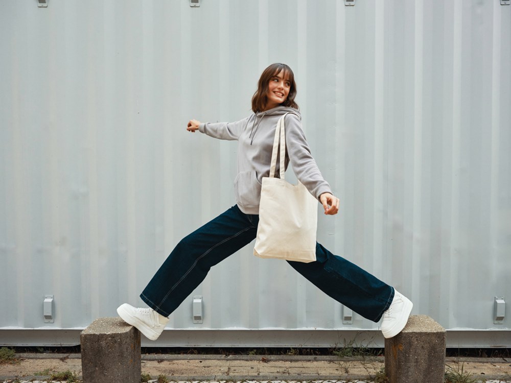 Iqoniq Trivor Hoodie aus recyceltem Polyester – Perfektes Event-Giveaway