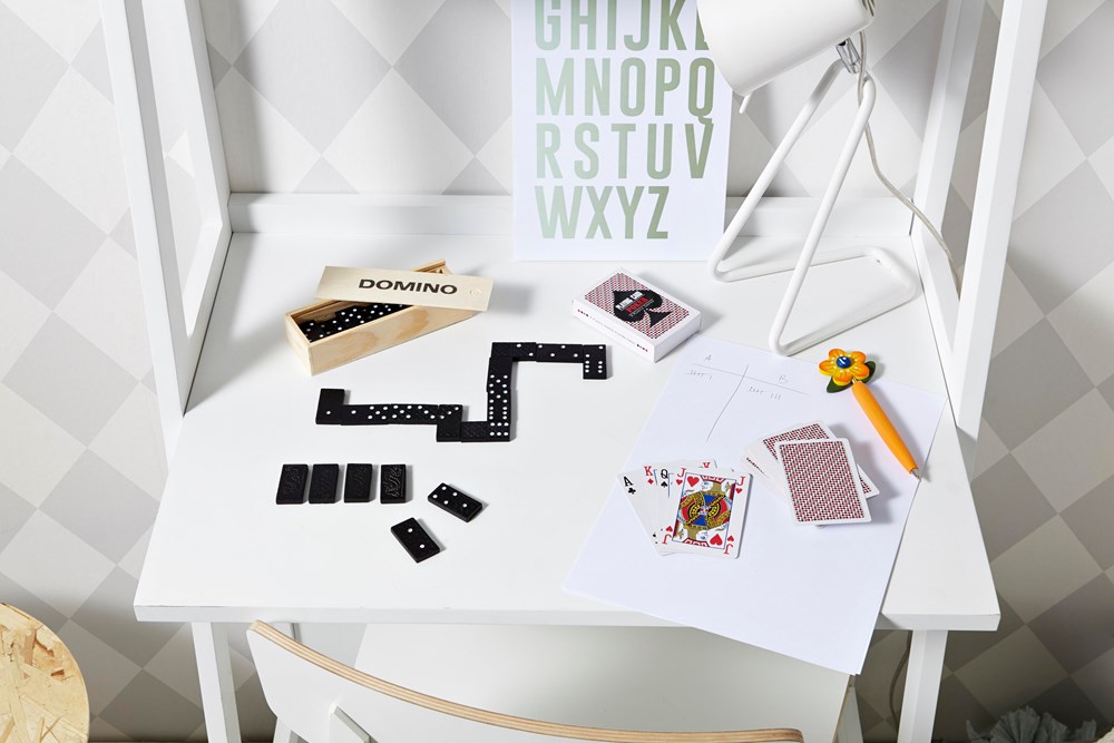 Spielkarten Anton – Hochwertige Pokerkarten in Papp-Box für Werbeaktionen mit Logo
