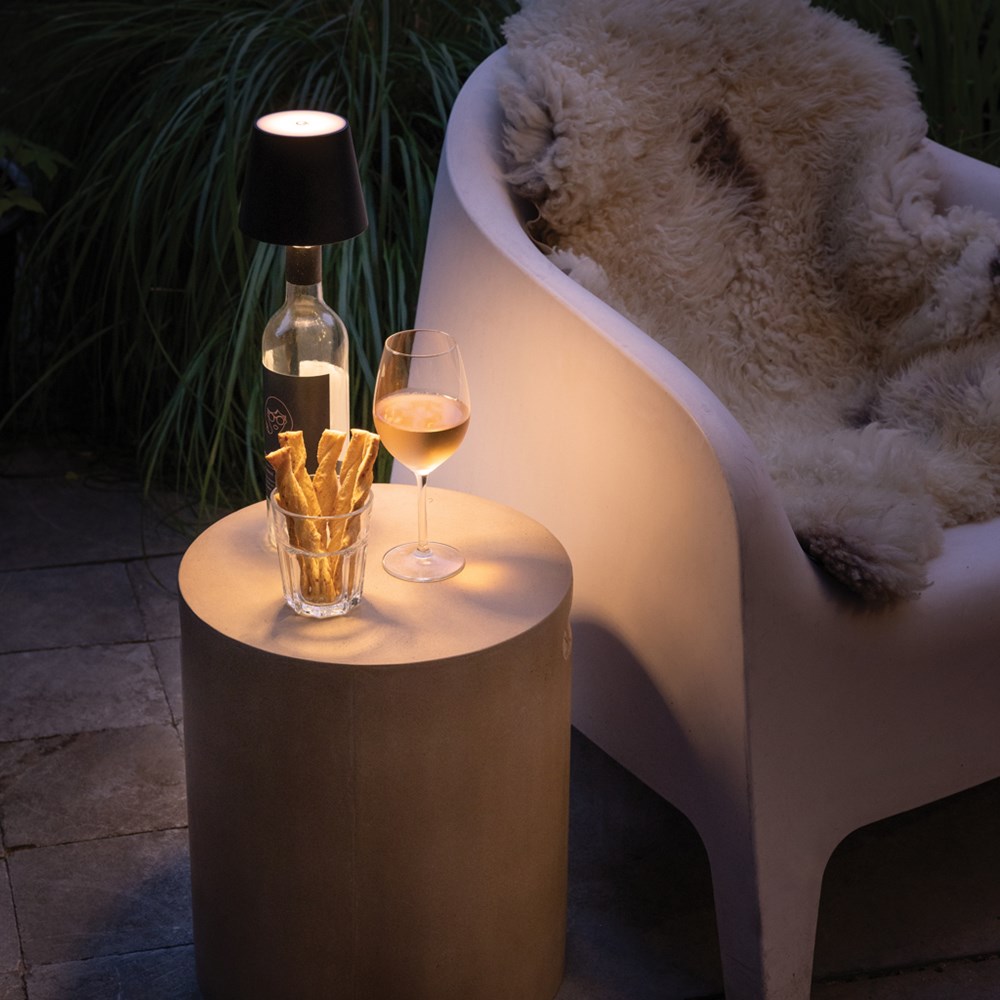 BottleGlow Design Lampe aus recyceltem ABS – Innovatives Werbegeschenk für Events