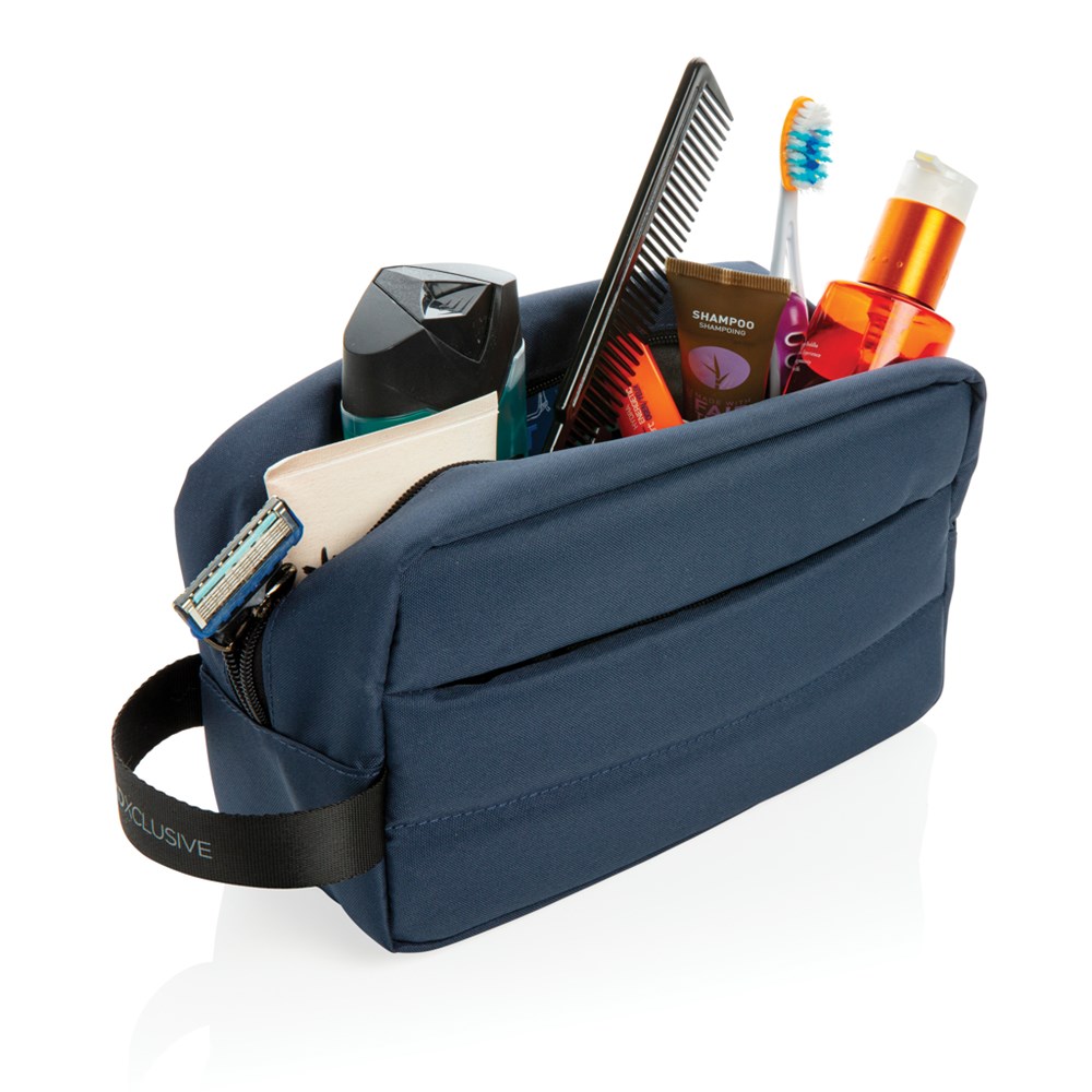 Impact AWARE RPET Kulturtasche mit AWARE Tracer Perfektes Event-Geschenk