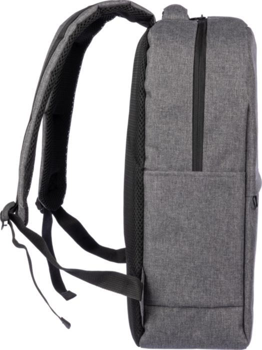 rPET Rucksack Henrik mit USB-Anschluss – Ideales Werbegeschenk für Events