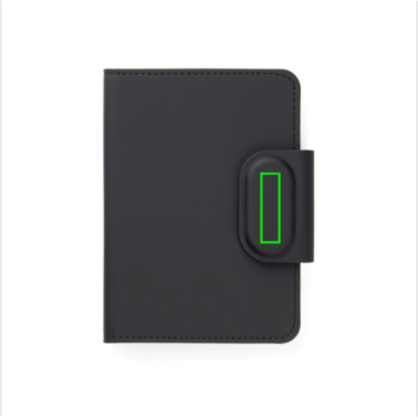 Standskizze: Druckverfahren CO2 Gravur auf Position „Überschlag (max. 10 x 35 mm)“ – VINGA Baltimore RCS Passport Cover mit Dual-Finder – Bluetooth-Tracker für Reisepass