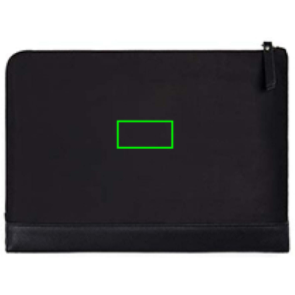 Standskizze: Druckverfahren PU-Etikett Brendon auf Position „Artikel Rückseite“ – VINGA Marlow 14-Zoll Laptop Sleeve aus RCS-recyceltem Polyester