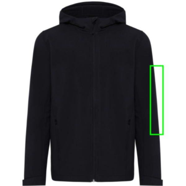 Standskizze: Druckverfahren Digital Transfer auf Position „Ärmel links“ – IQONIQ Makalu Herren-Softshelljacke aus 91 % recyceltem Polyester mit Logo