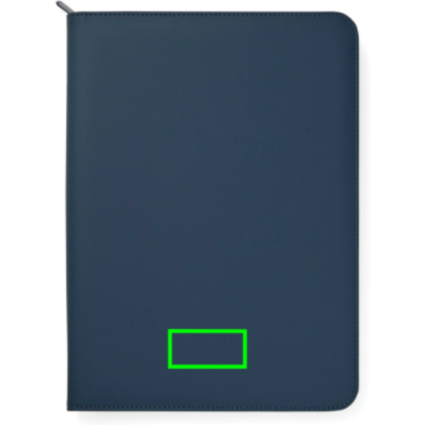 Standskizze: Druckverfahren PU-Etikett Baltimore marineblau auf Position „Artikel Vorderseite“ – VINGA Baltimore RCS A4 Portfolio aus recyceltem Polyester – bedruckbar