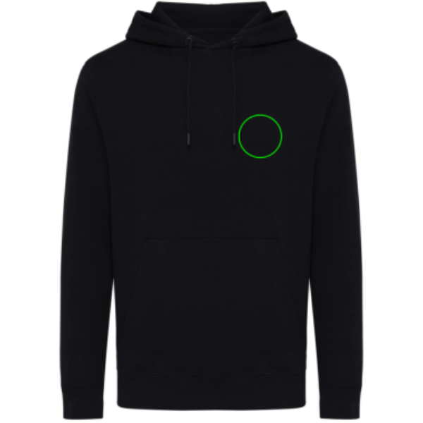 Standskizze: Druckverfahren Bestickung 3D auf Position „linke Brustseite“ – iqoniq Rila Hoodie aus 30 % recycelter und 70 % Bio-Baumwolle, bedruckbar