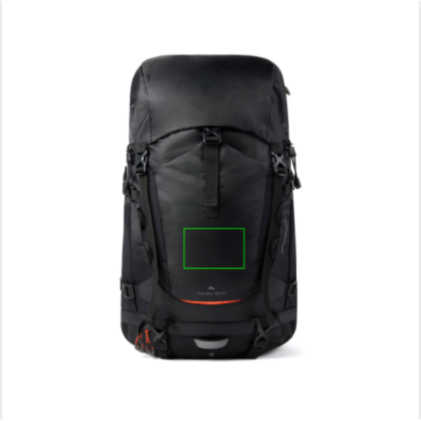 Standskizze: Druckverfahren Digital Transfer auf Position „Artikel Vorderseite (max. 90 x 60 mm)“ – Nordic Drift Trail RCS Rucksack 33L — recycelt, bedruckbar